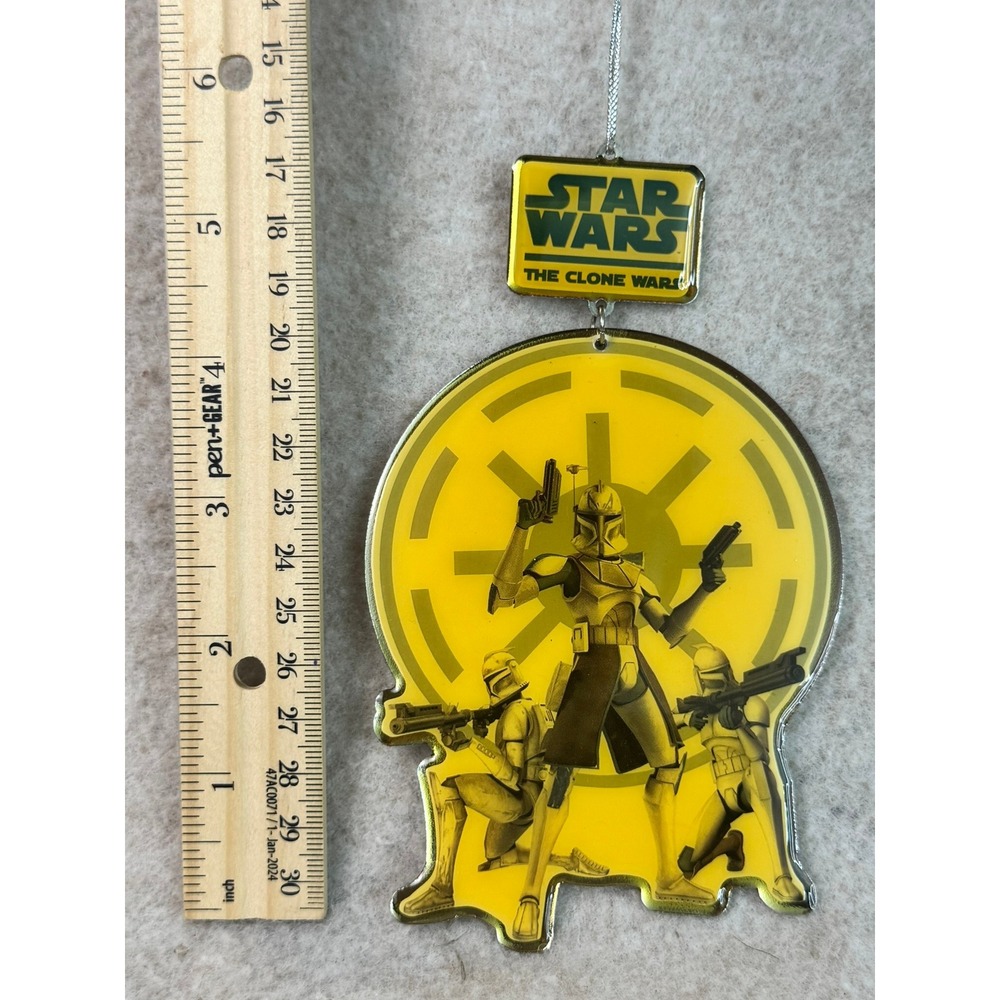 Star Wars The Clone Wars Ornament 2009 Lucasfilm Ltd &‎ TM Metal Yellow